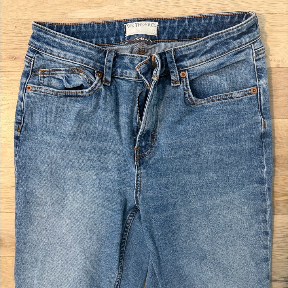 Free People We The Free CRVY Flare Jeans Size 29 Medium Wash Denim - Picture 5 of 6
